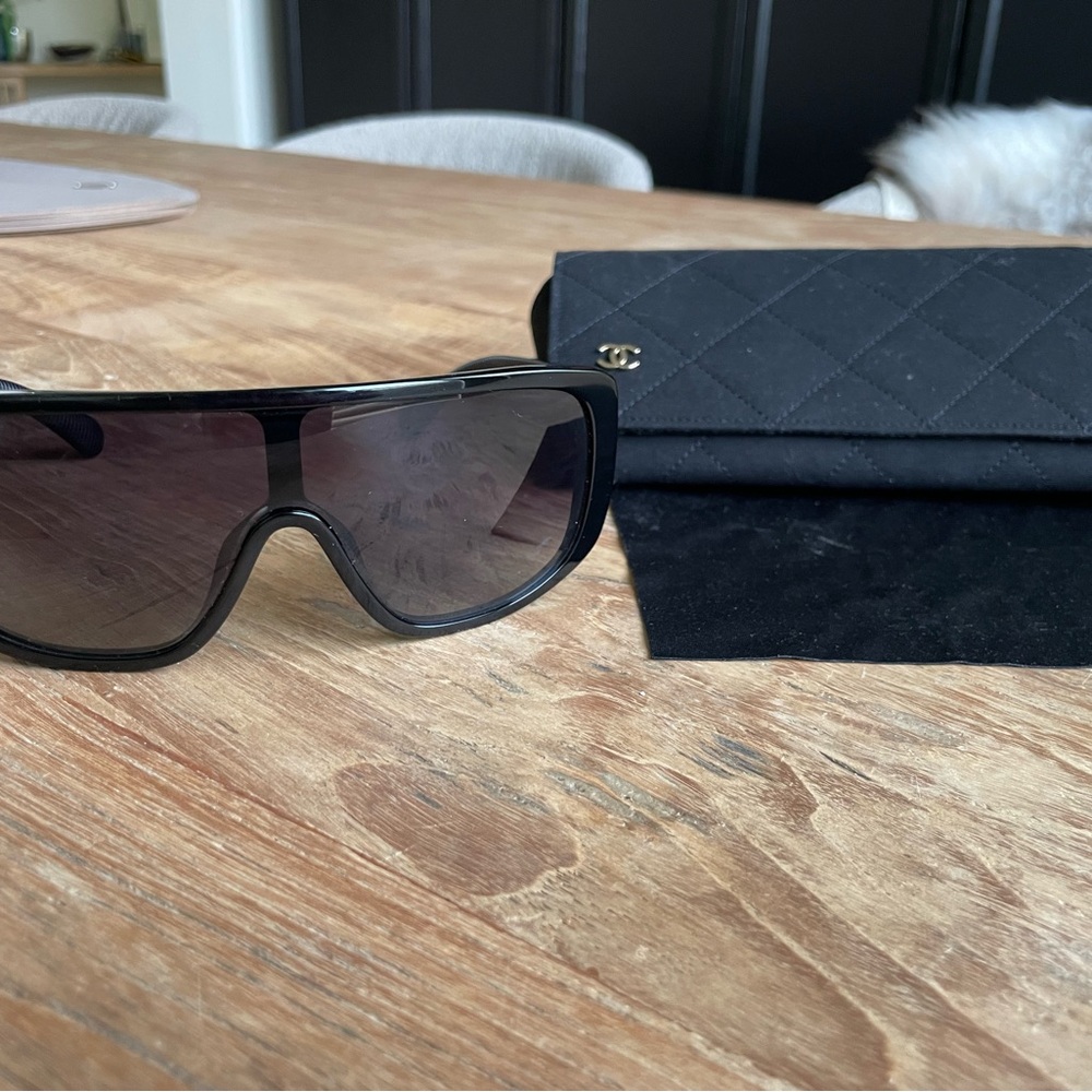 CHANEL Black Oversized Sunglasses